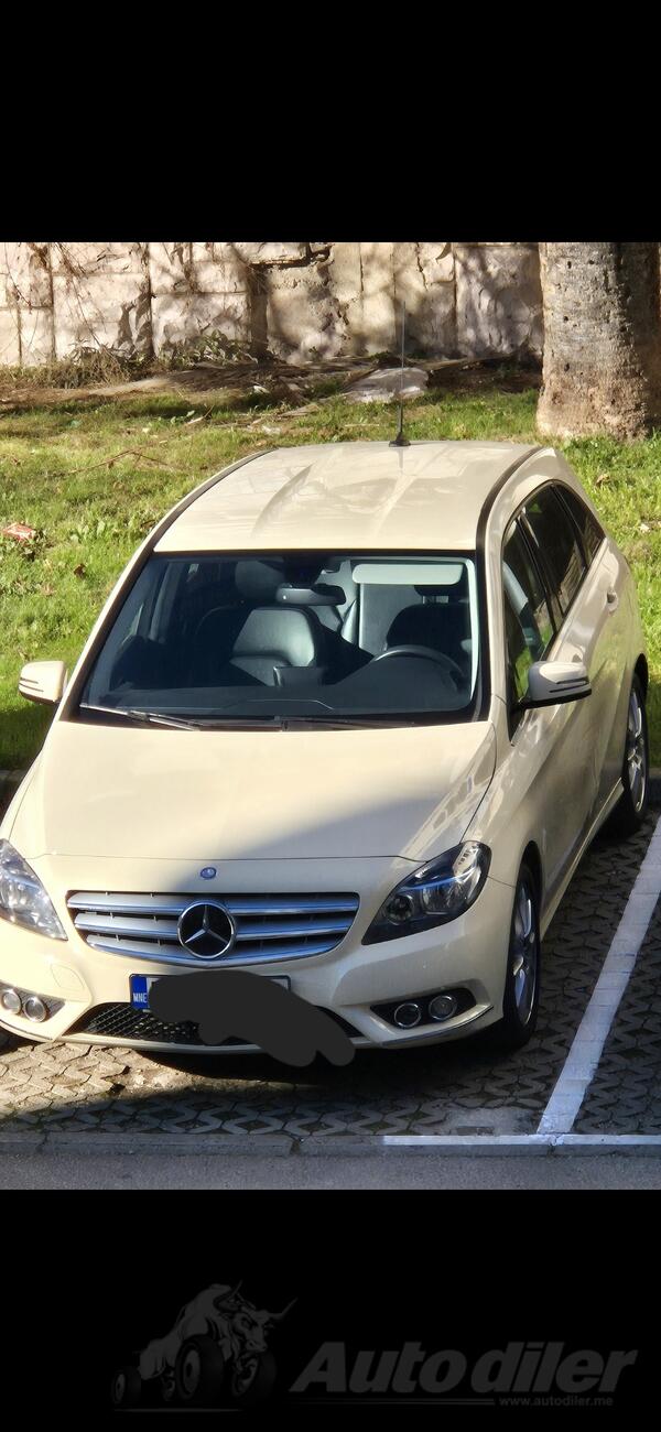Mercedes Benz - B 180