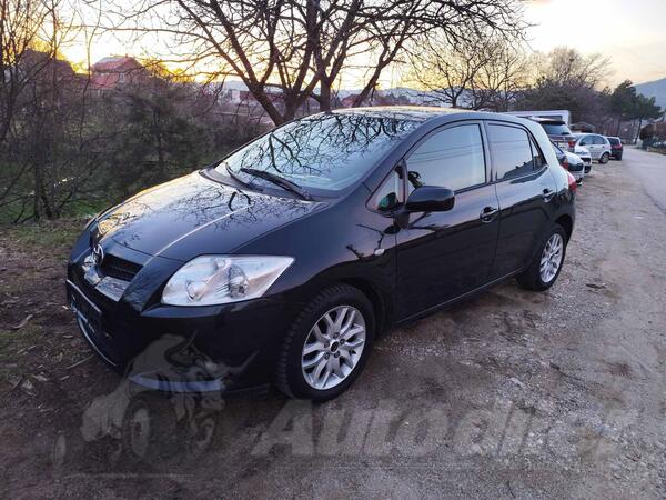 Toyota - Auris - 2.0 D4D