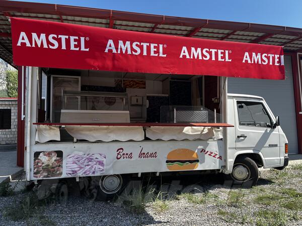 Mercedes Benz - Mercedes Benz