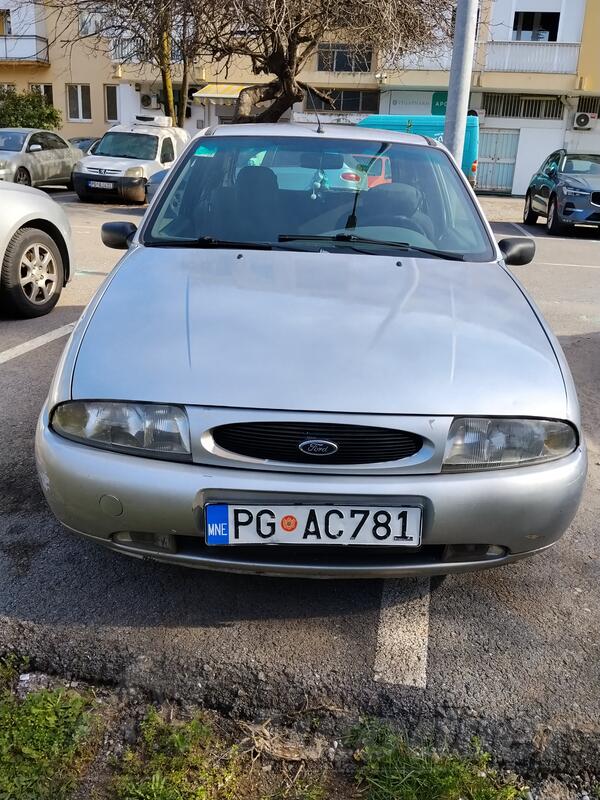 Ford - Fiesta - 1800