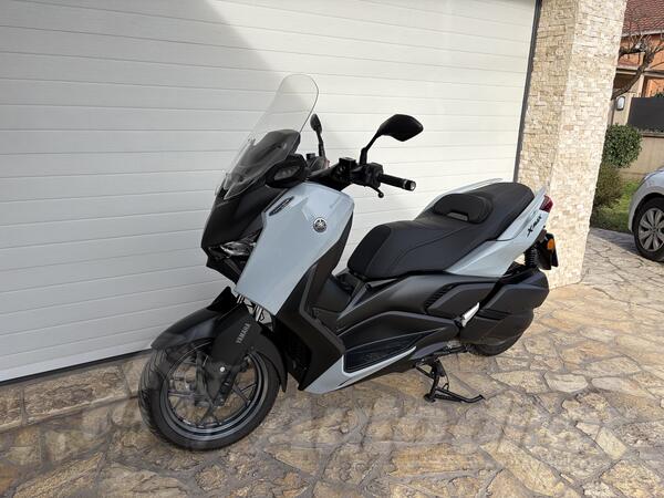 Yamaha - Xmax Tech max