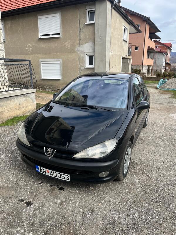 Peugeot - 206