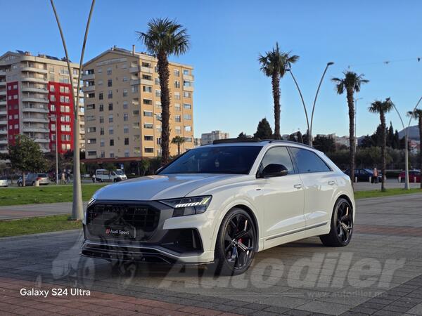 Audi - Q8 - S-LINE