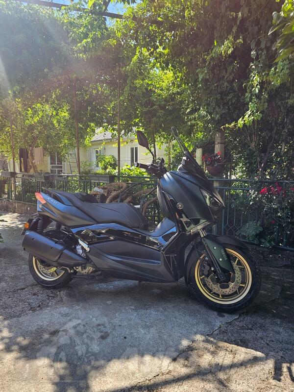 Yamaha - XMAX