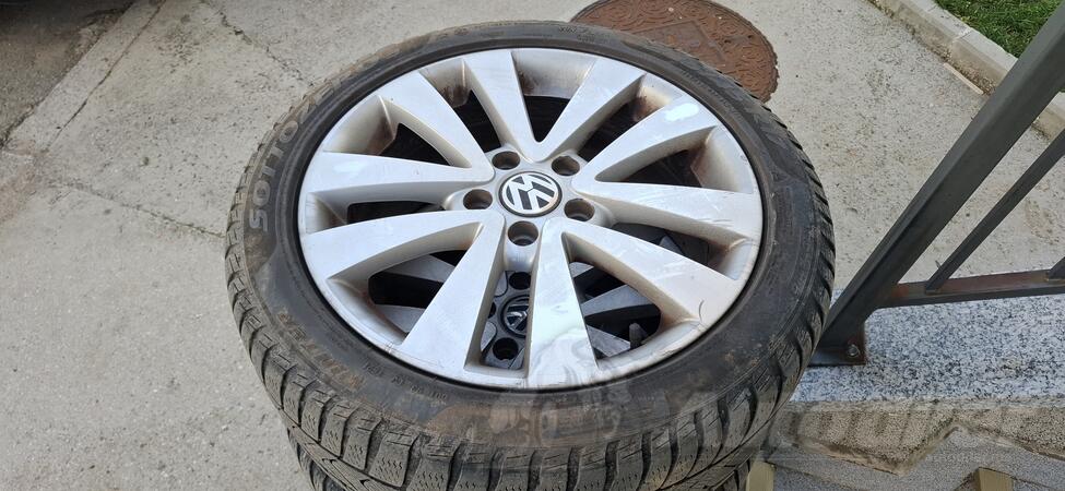 Fabričke felne i Pirelli gume