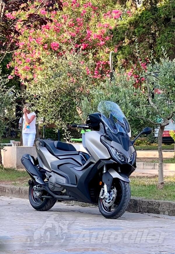 Kymco - 550 Premium