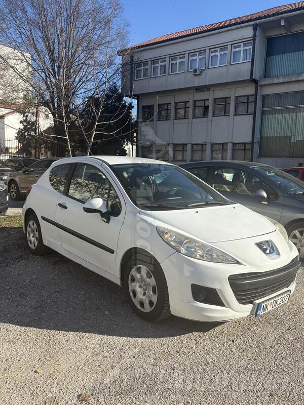 Peugeot - 207 - 1.4 DCI