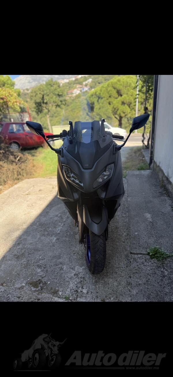 Yamaha - t max 560