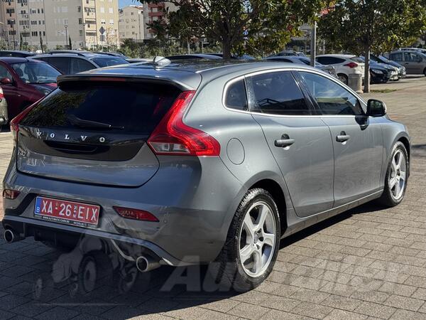 Volvo - V40 - 2.0 D