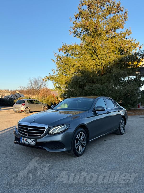 Mercedes Benz - E 220 - CDI 4MATIC