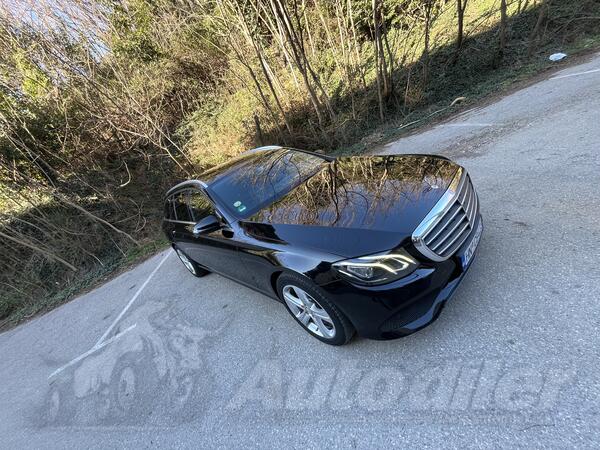 Mercedes Benz - E 220 - CDI