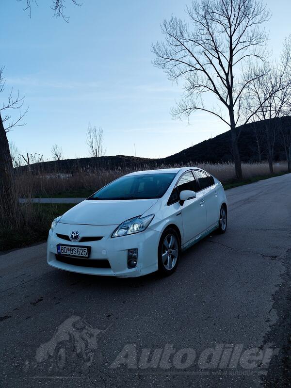 Toyota - Prius