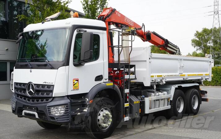 Mercedes Benz - Arocs 2636 6x4 / kiper sa 3 strane + kran / LA2245