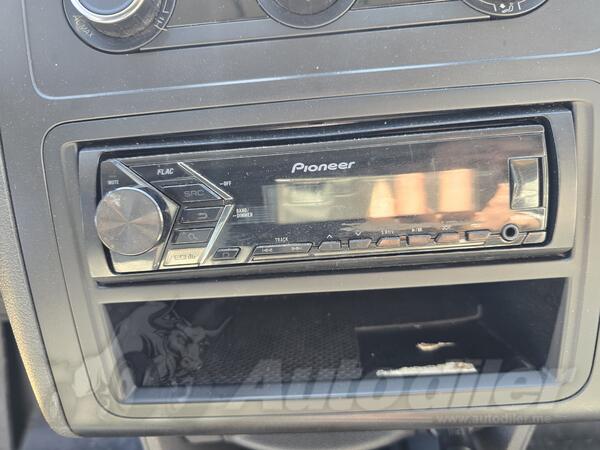 CD / DVD / MC / Radio player