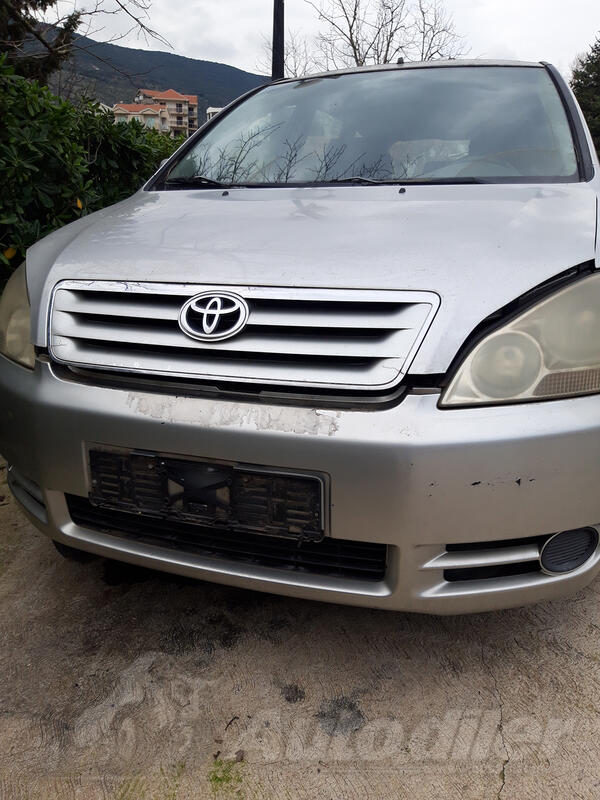 U djelovima Toyota - Avensis Verso 2.0 D4D