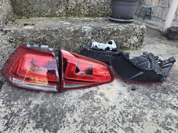 Oba stop svjetla za Volkswagen - Golf 7    - 2013-2018