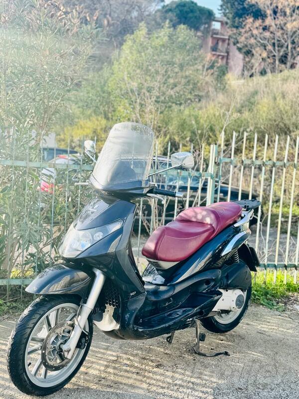 Piaggio - Piaggio Beverly 250