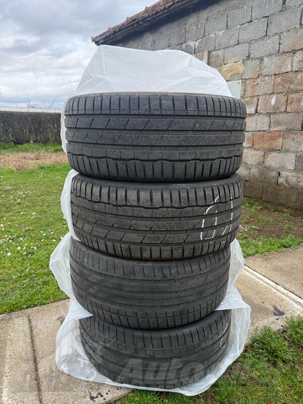 Hankook - 255/40/19 - Summer tire