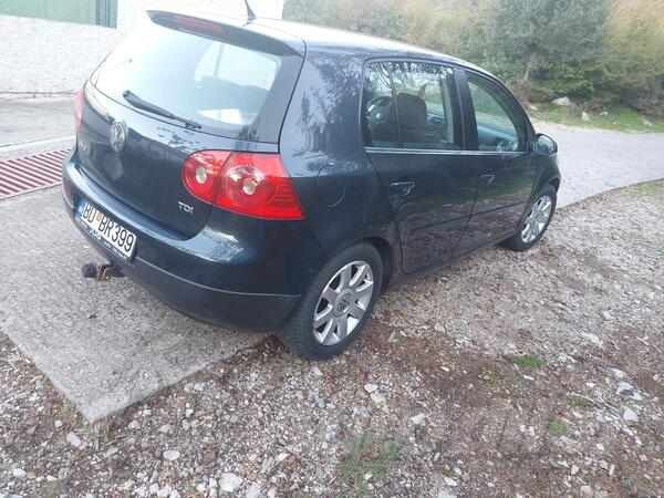 Volkswagen - Golf 5