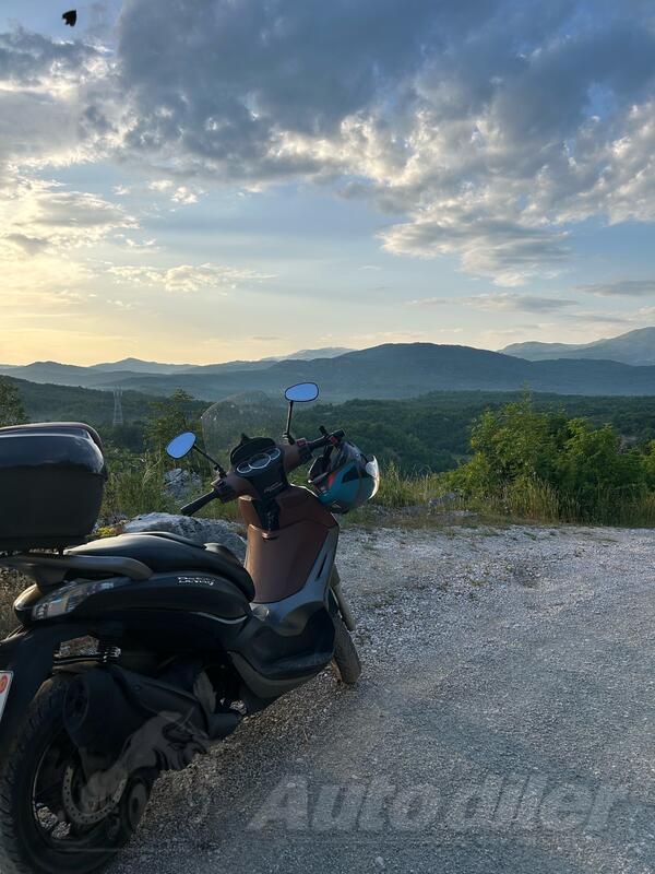 Piaggio - Beverly 350 Sport