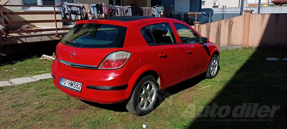 Opel - Astra - 1.4 bezin