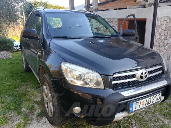 Toyota - RAV 4 - 2.2