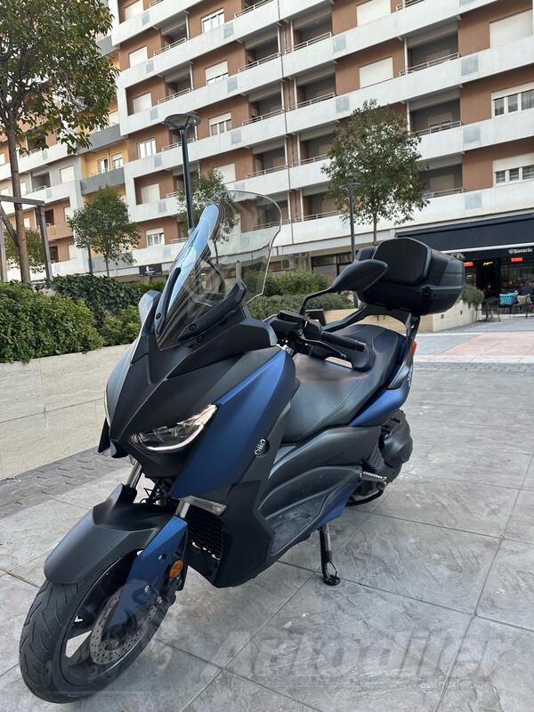 Yamaha - xmax