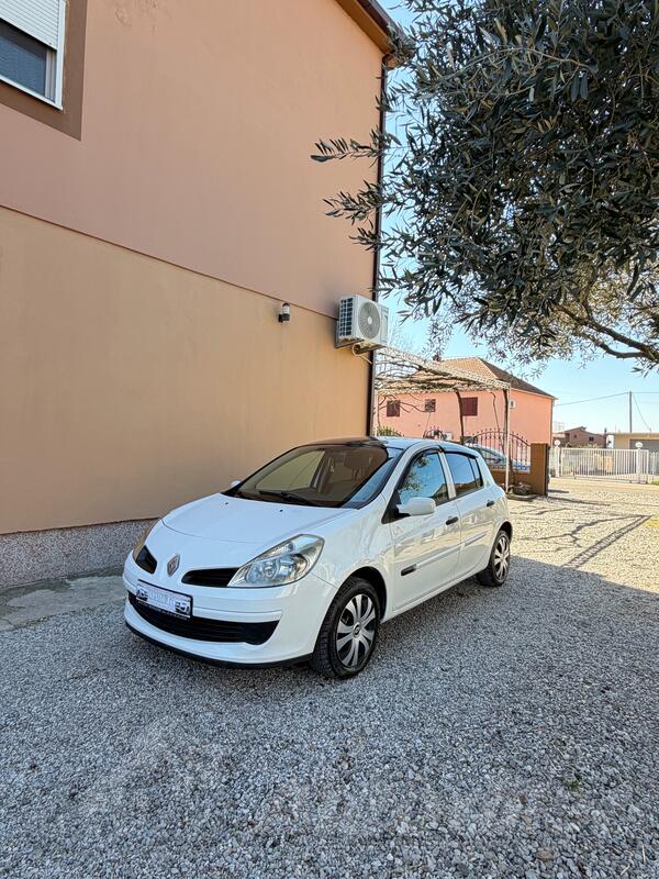 Renault - Clio - 1.5 DCI