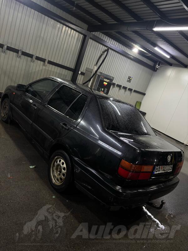 Volkswagen - Vento - 1.9tdi