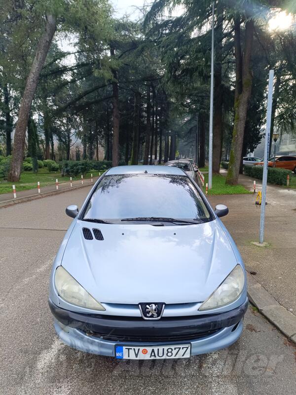 Peugeot - 206 - 1.1 benzin