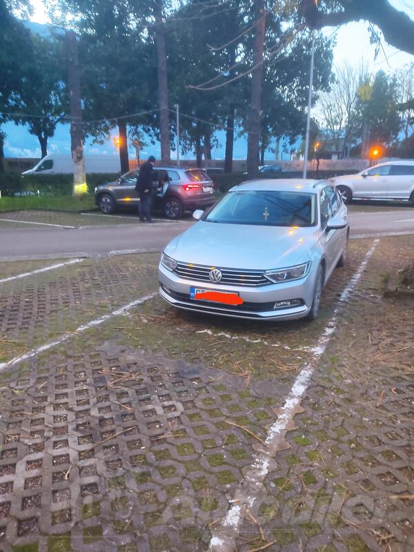 Volkswagen - Passat