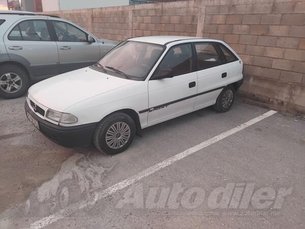 Opel - Astra - 1.4