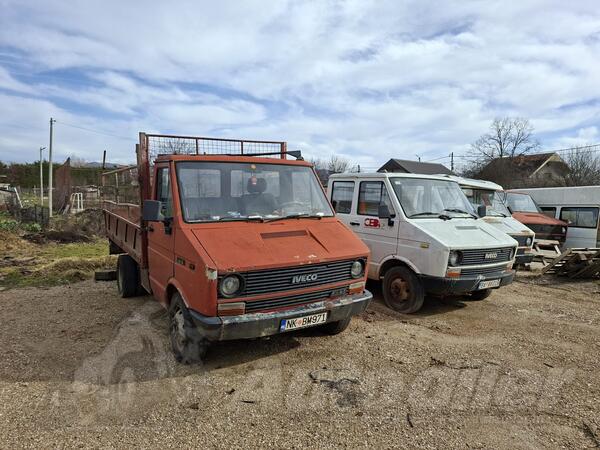 Iveco - 4 komada