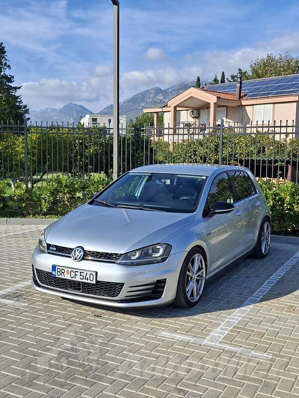 Volkswagen - Golf 7 - 1.6 TDI