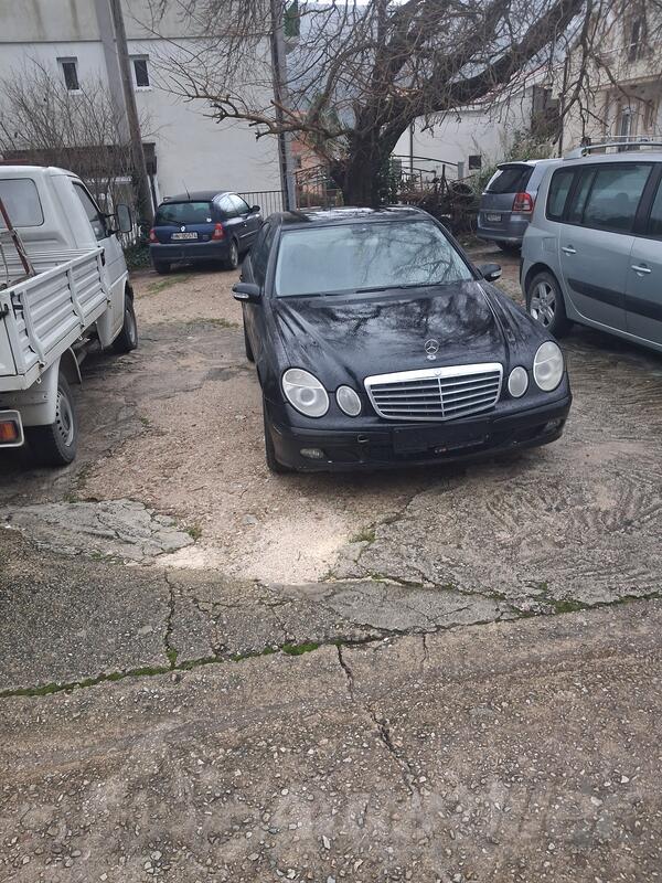 Mercedes Benz - E 220 - e 220 cdi