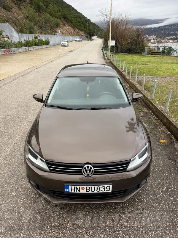 Volkswagen - Jetta - 2.0 TDI