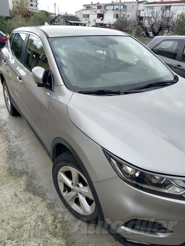 Nissan - Qashqai - 1,8