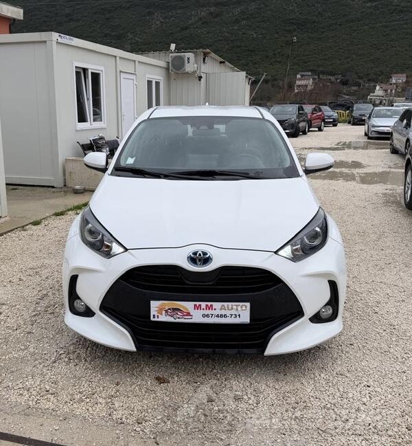 Toyota - Yaris - 1.5 HYBRID 06/2022g AUTOMATIK