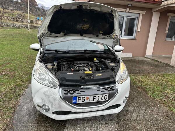 Peugeot - 208 - 208