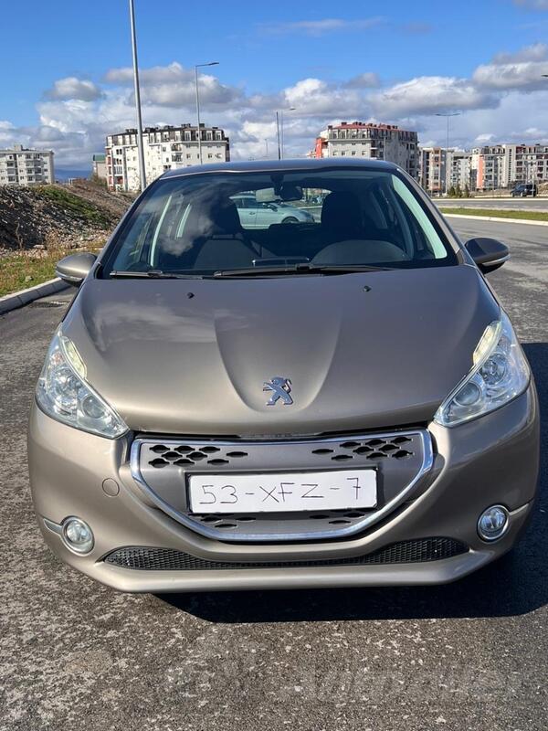Peugeot - 208 - 1,4D