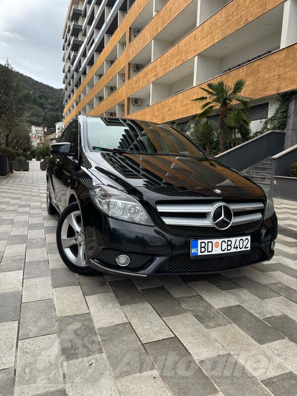 Mercedes Benz - B 180