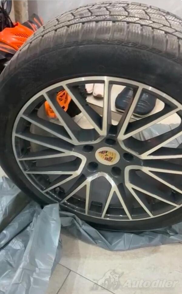 Fabričke felne i gume gume