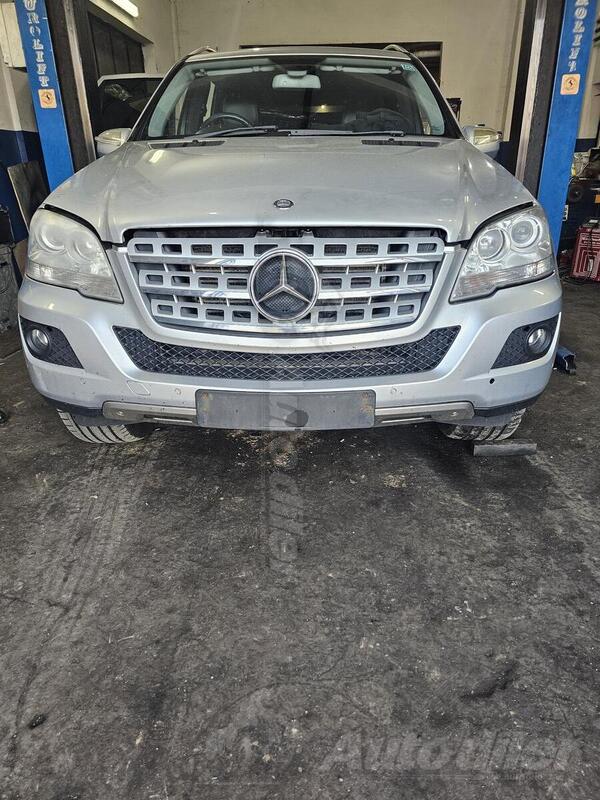 U djelovima Mercedes Benz - ML 350 W164