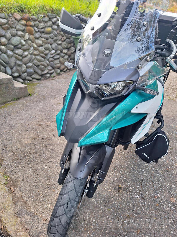 QJ Motor - srt 550 x