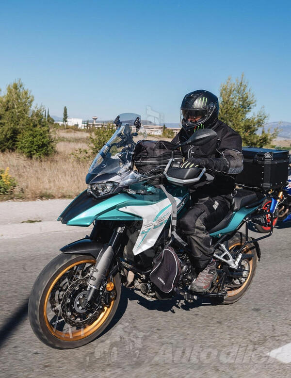 QJ Motor - srt 550 x