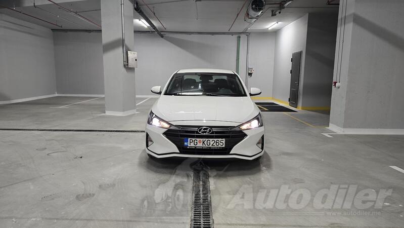 Hyundai - Elantra - 1.6