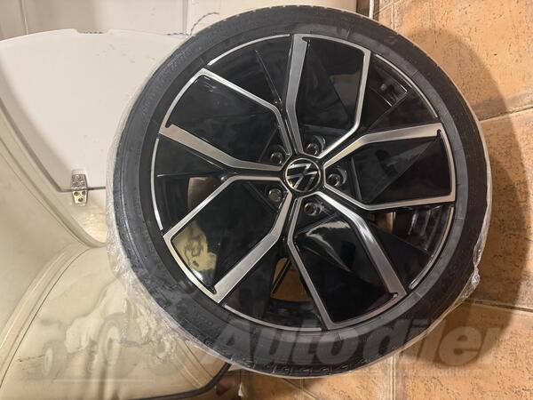 Fabričke felne i Bridgestone gume