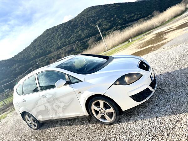 ACM - Ostalo -  #SeatAlteaXL #2010Model #Automatik #ParkSenzori #PorodičnoVozilo #ZaProdaju #Auto...