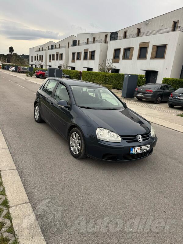 Volkswagen - Golf 5 - 1.9 77kw