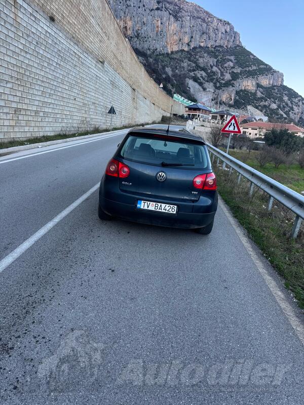 Volkswagen - Golf 5 - 1.9 77kw